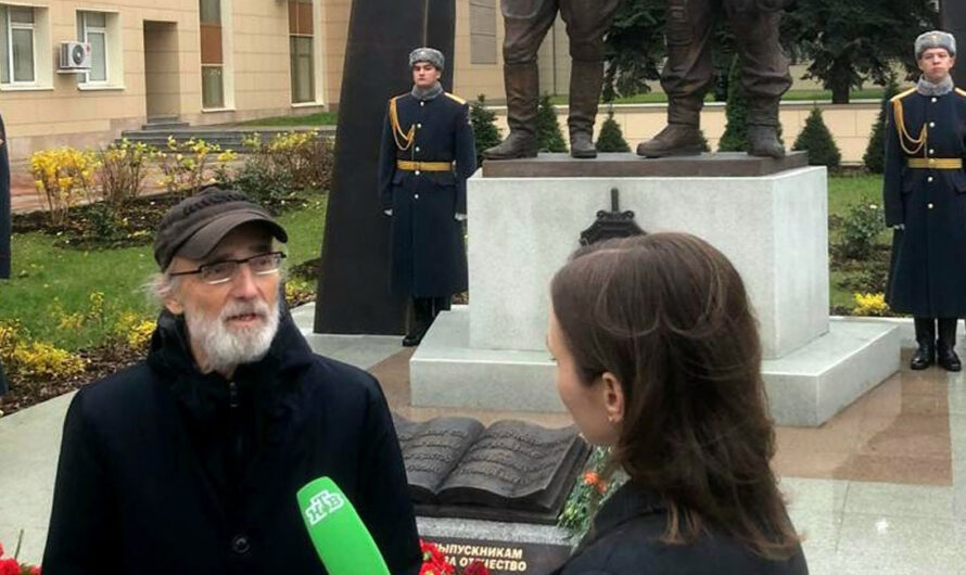 Выпускникам школ КГБ и ФСБ